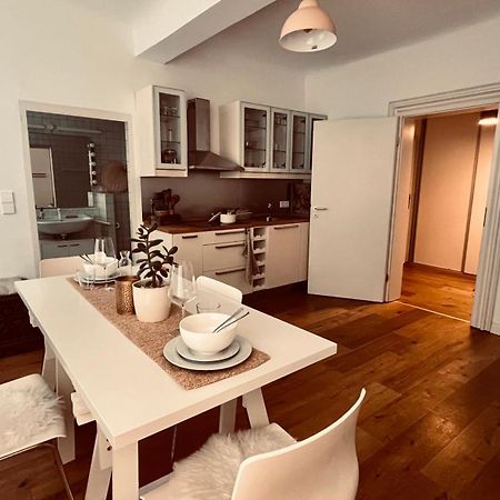 Apartment Am Schloss - Charme Σααρμπρύκεν Εξωτερικό φωτογραφία